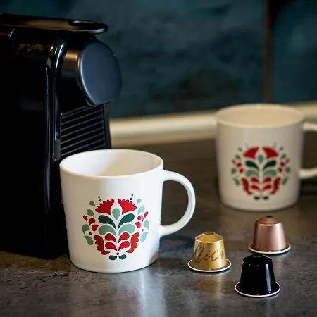 아파트 The Birdcage *