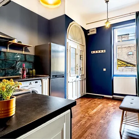 The Birdcage * Βουδαπέστη