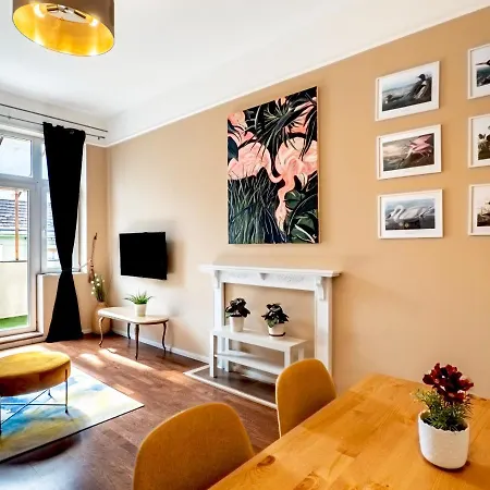 The Birdcage Apartament